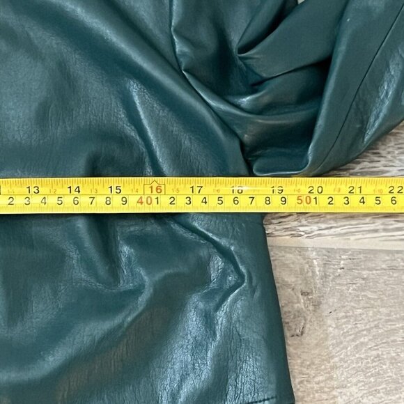 Chico’s Women’s Faux Leather Shacket Size 8/10 Pockets Buttery Soft Jasper Green - Picture 9 of 13